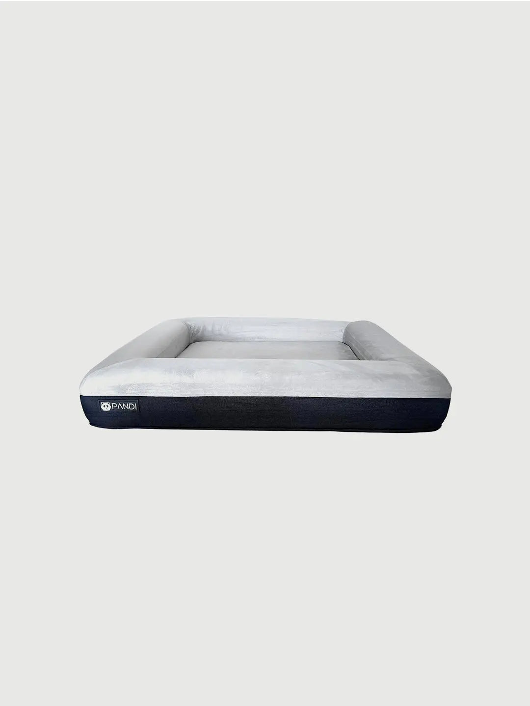 Perspectiva lateral de la CAMA ORTOPÉDICA PARA MASCOTAS de PANDI, resaltando la robustez y el estilo moderno que se adapta a cualquier hogar.