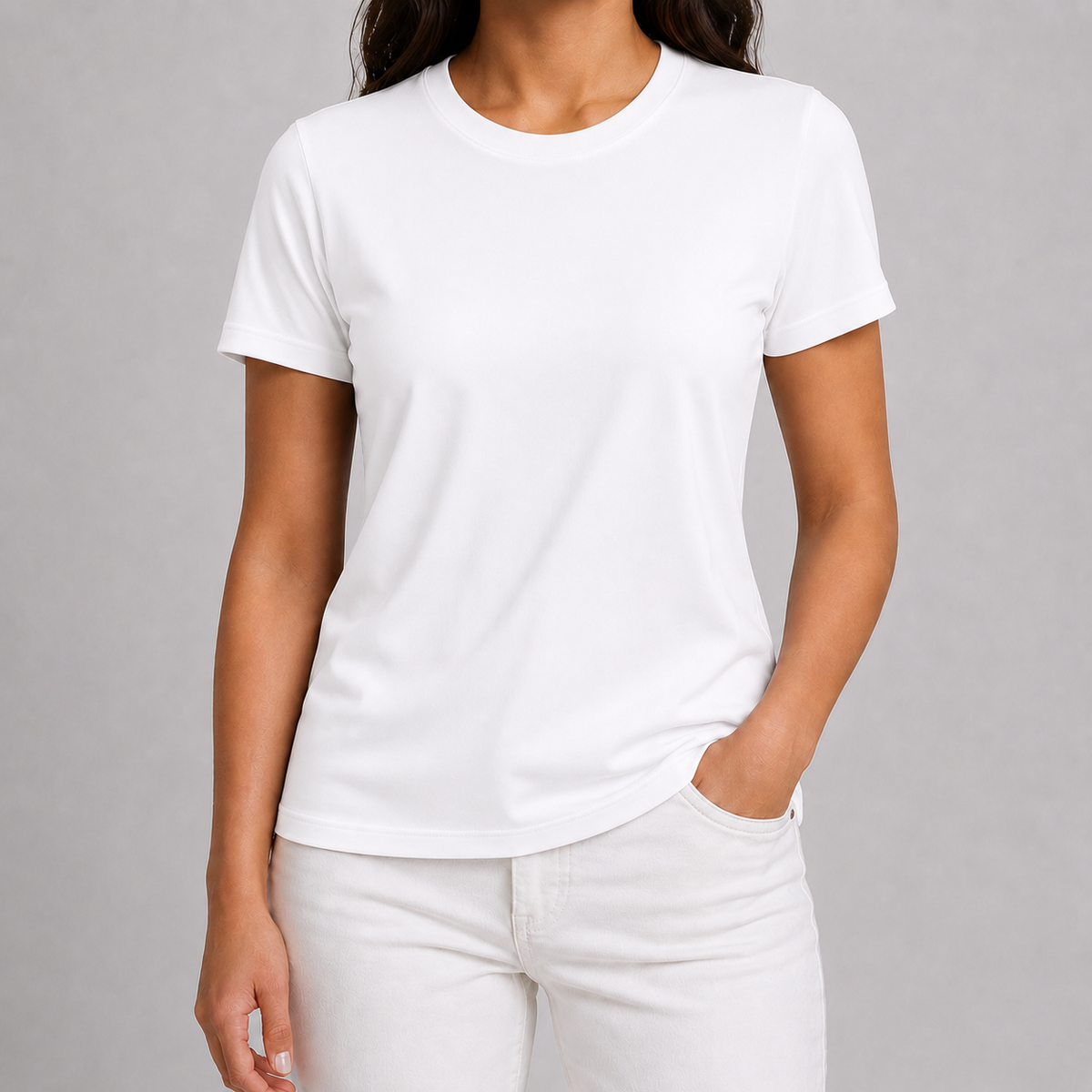 Camiseta de bambú para mujer color blanco, vista frontal — prenda suave, fresca y ligera de PANDI, Costa Rica
