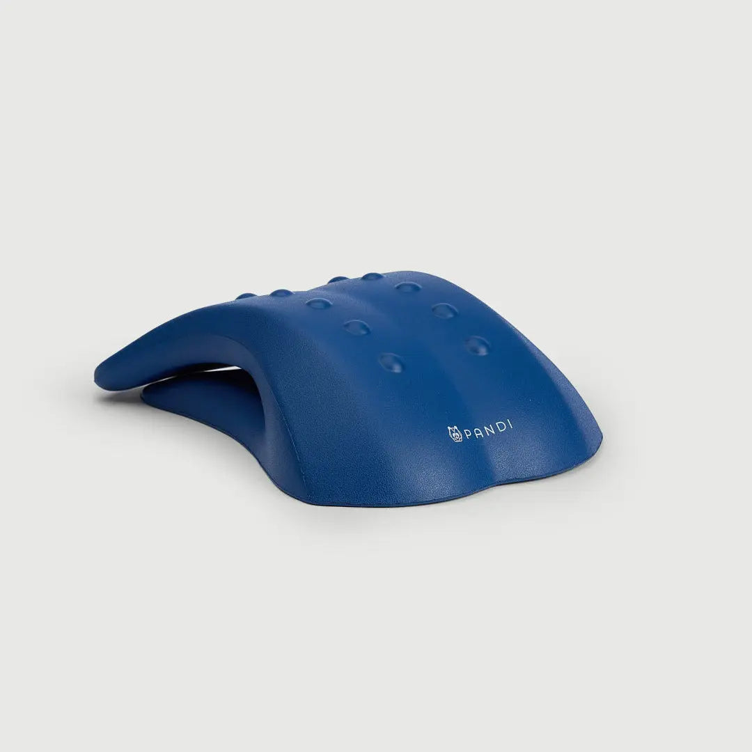Dispositivo de Soporte Espinal de PANDI en color azul, con ergonomía avanzada y espuma memory foam, ideal para un soporte lumbar cómodo.