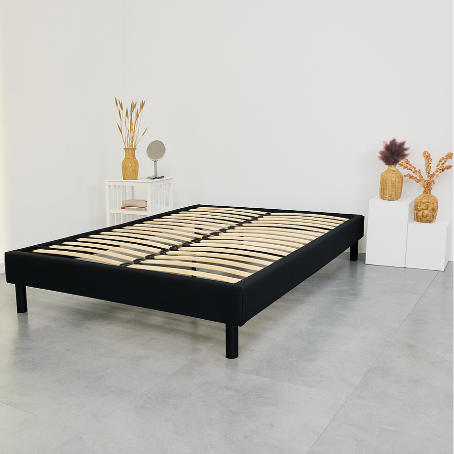 Cabecera de 78 cm de la base de cama PANDI, ofrece soporte y estilo para un descanso nocturno óptimo.