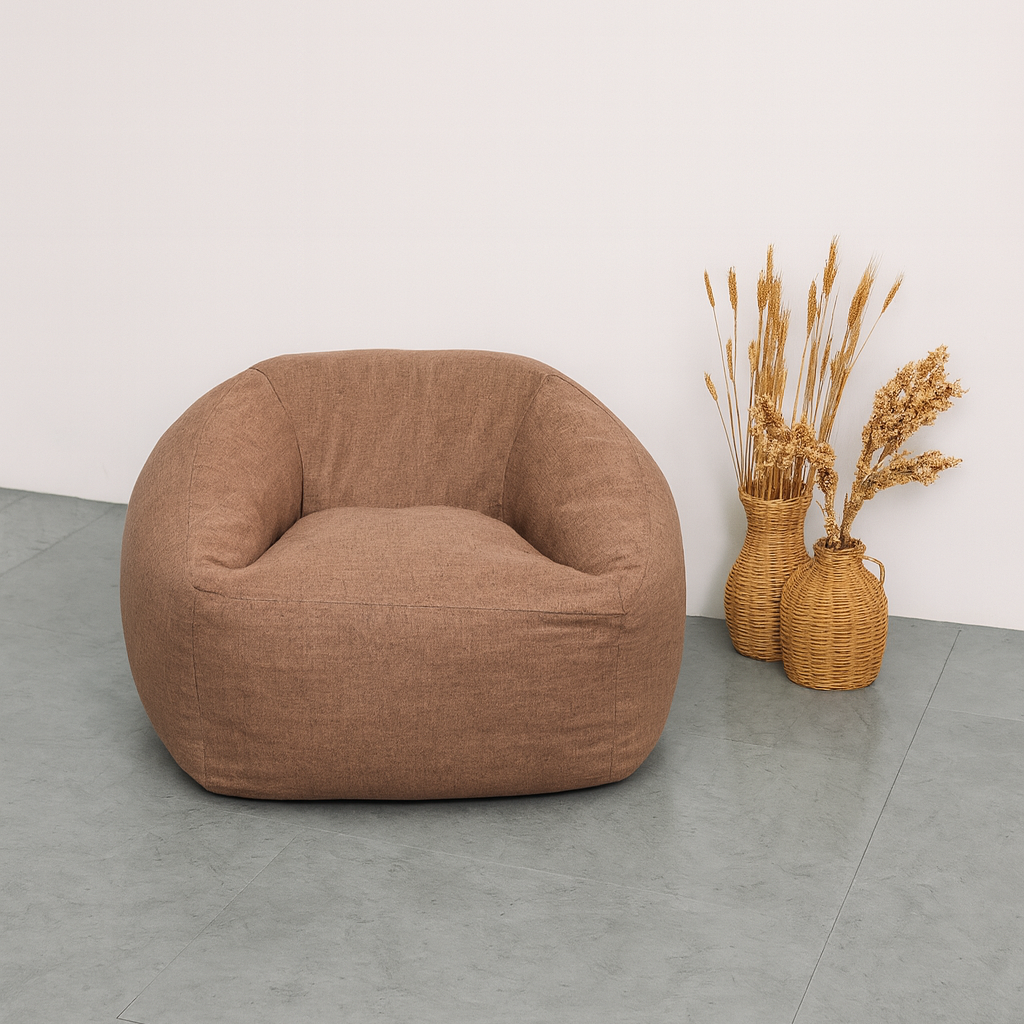 NubePuff Viscoelástico de PANDI en color marrón, este puff moderno y elegante transforma cualquier espacio con su diseño contemporáneo.