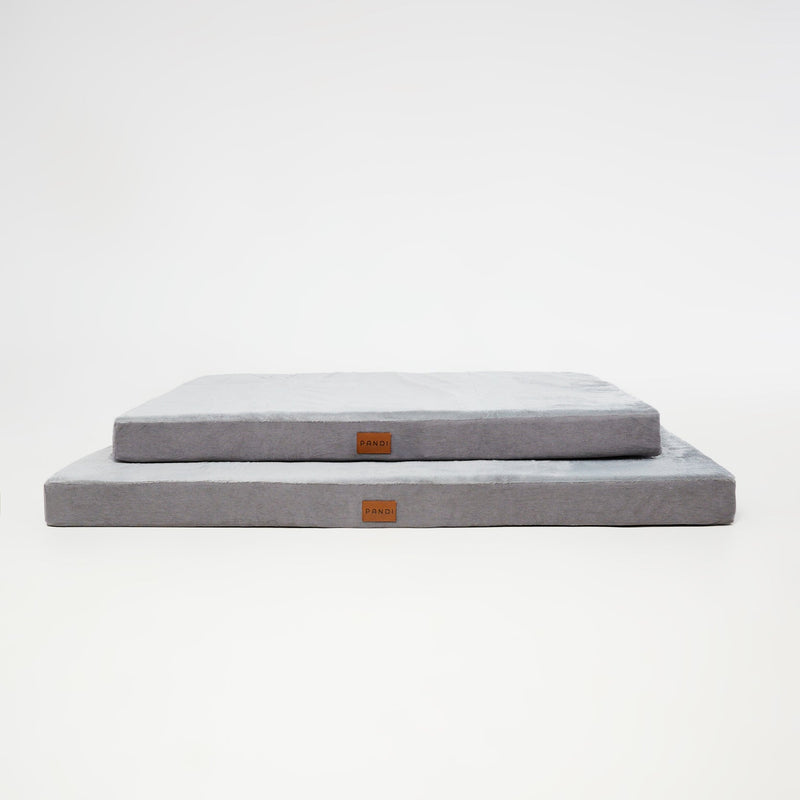 Vista de la Cama Viscoelástica para Mascotas PANDI, con espuma viscoelástica para un apoyo ergonómico en el sueño.