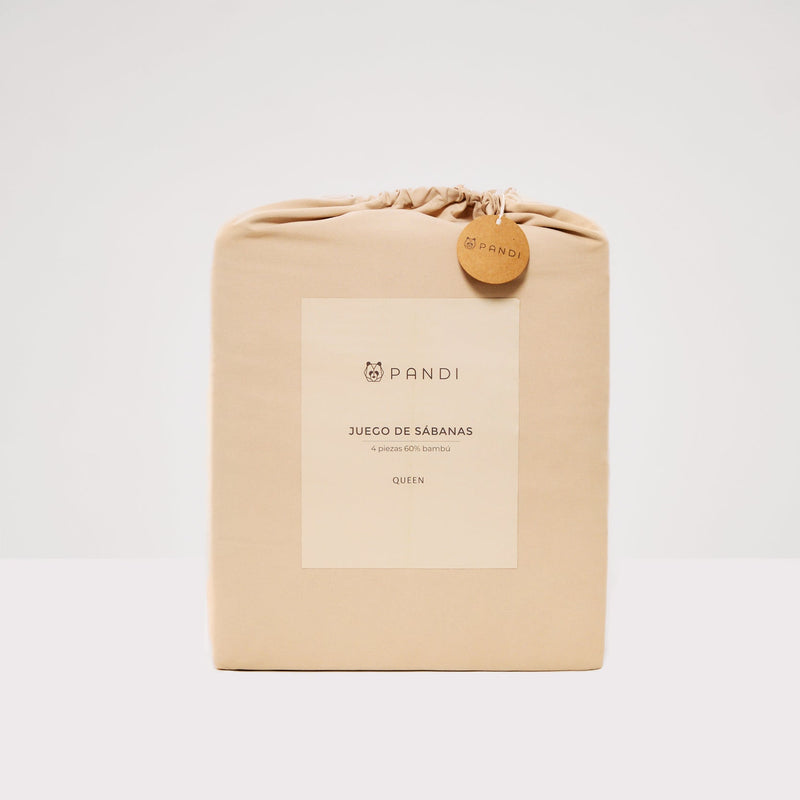 Set de Sábanas 60% Bambú - Crema de PANDI, visualizando su capacidad de regulación térmica y transpirabilidad en un ambiente acogedor.