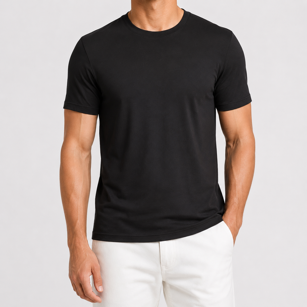 Camiseta de bambú para hombre color negro, vista frontal en modelo — camiseta suave y fresca de PANDI, Costa Rica
