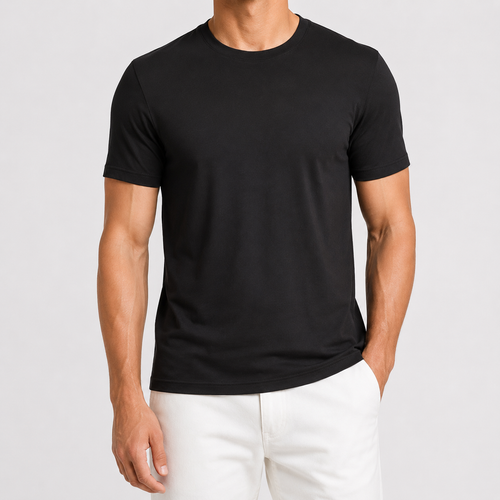 Camiseta de bambú para hombre color negro, vista frontal en modelo — camiseta suave y fresca de PANDI, Costa Rica