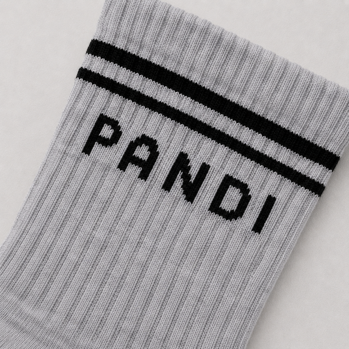 Par de medias de bambú para mujer color gris (talla 37-40) — calcetines cómodos de PANDI, entrega a toda Costa Rica