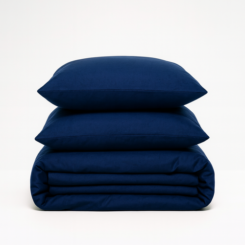 Set de Sábanas 60% Bambú - Azul Oscuro, mostrando un diseño elegante y sofisticado para un dormitorio confortable.